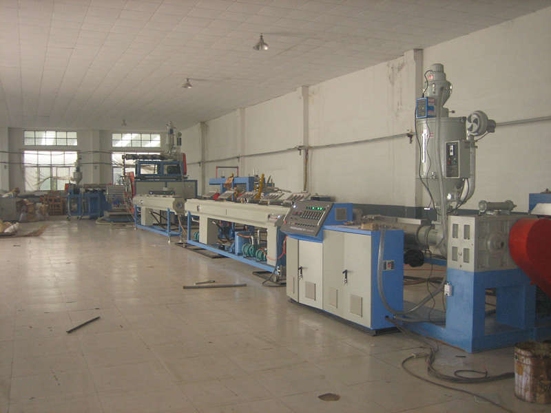 เครื่องจักรท่อม้วนเส้นผ่านศูนย์กลางขนาดใหญ่ HDPE: คู่มือปฏิบัติพร้อมพารามิเตอร์ที่สำคัญ