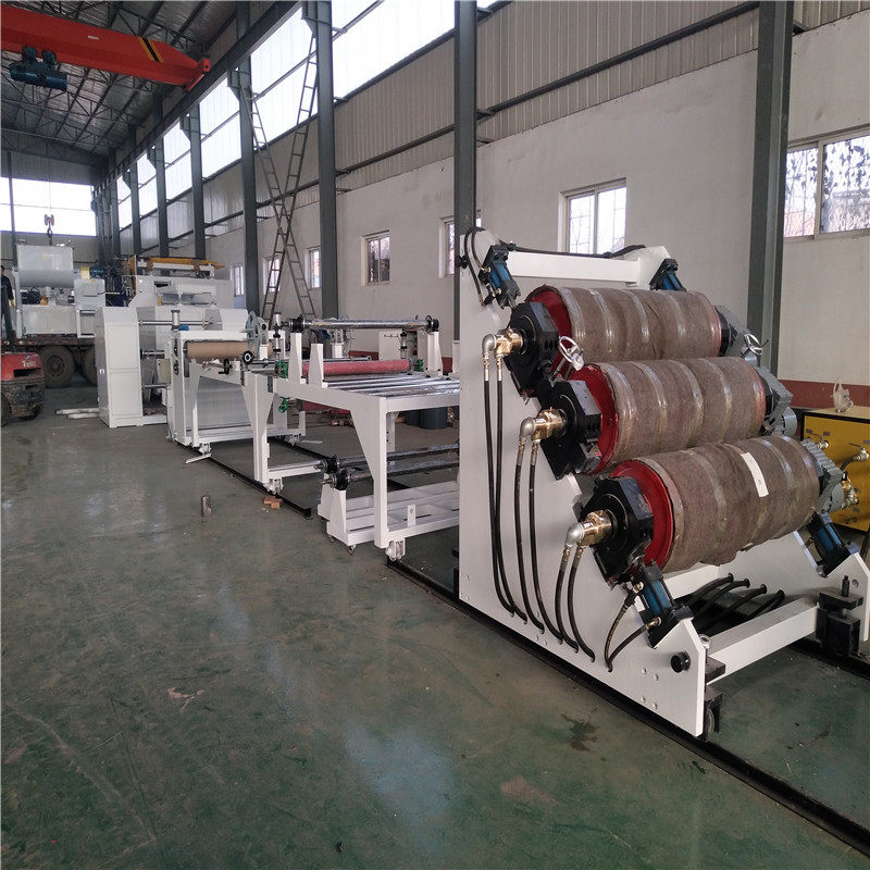 แผ่น PP เครื่องอัดรีด Extrusion Extruding Line